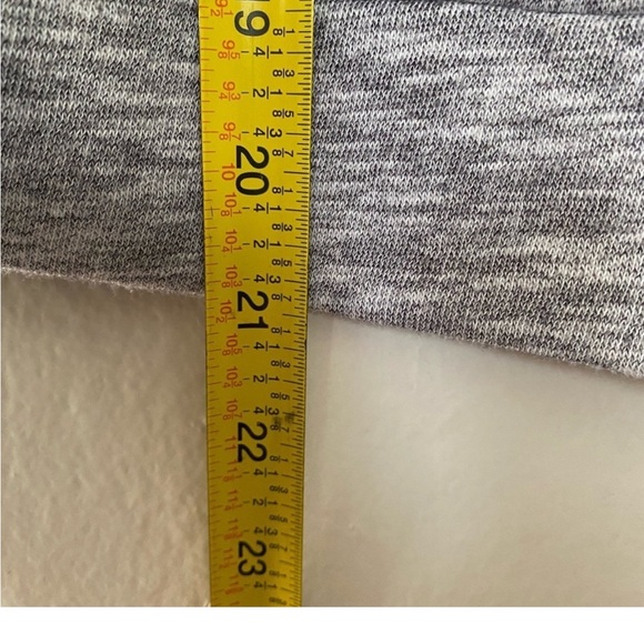 PINK Victoria’s Secret Gray Logo Pullover Sweatshirt Hoodie Size Small - Picture 6 of 7